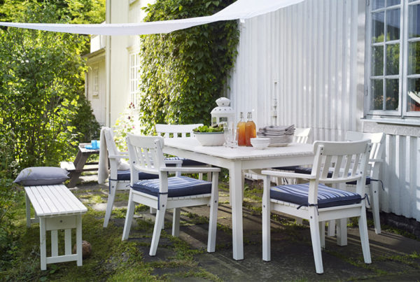 tavolo e sedie legno bianco per giardino